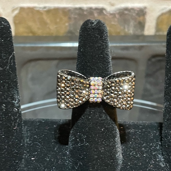NWT Crystal Bow stretch ring one size fits all black color with crystals - Picture 2 of 8